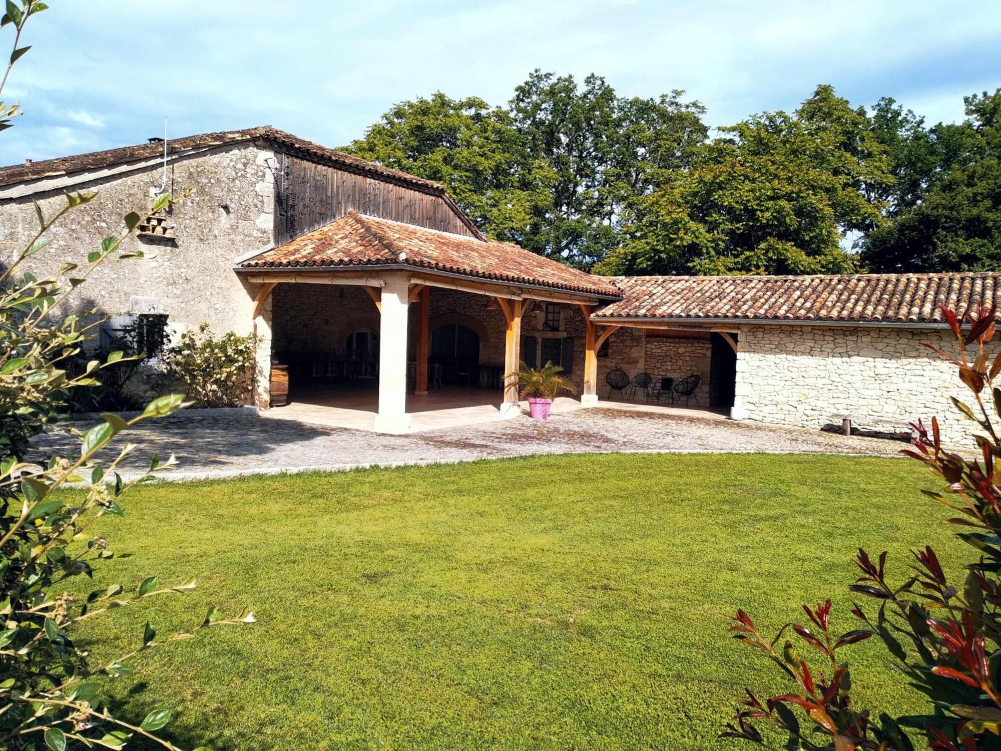Le Vignal Villa มงฟลองแกง ภายนอก รูปภาพ
