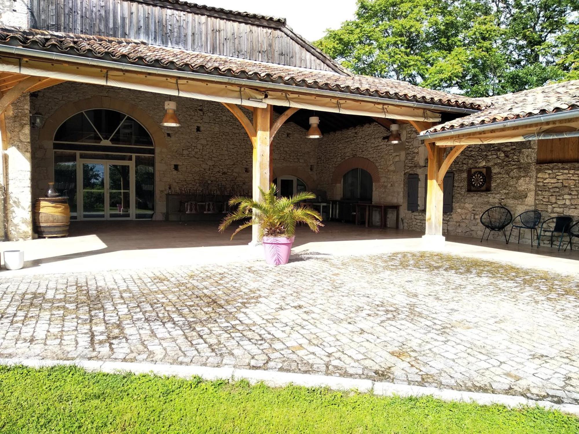 Le Vignal Villa มงฟลองแกง ภายนอก รูปภาพ